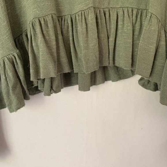 Olivia Rae Oversized Copped Ruffle Bottom Top - Picture 3 of 5